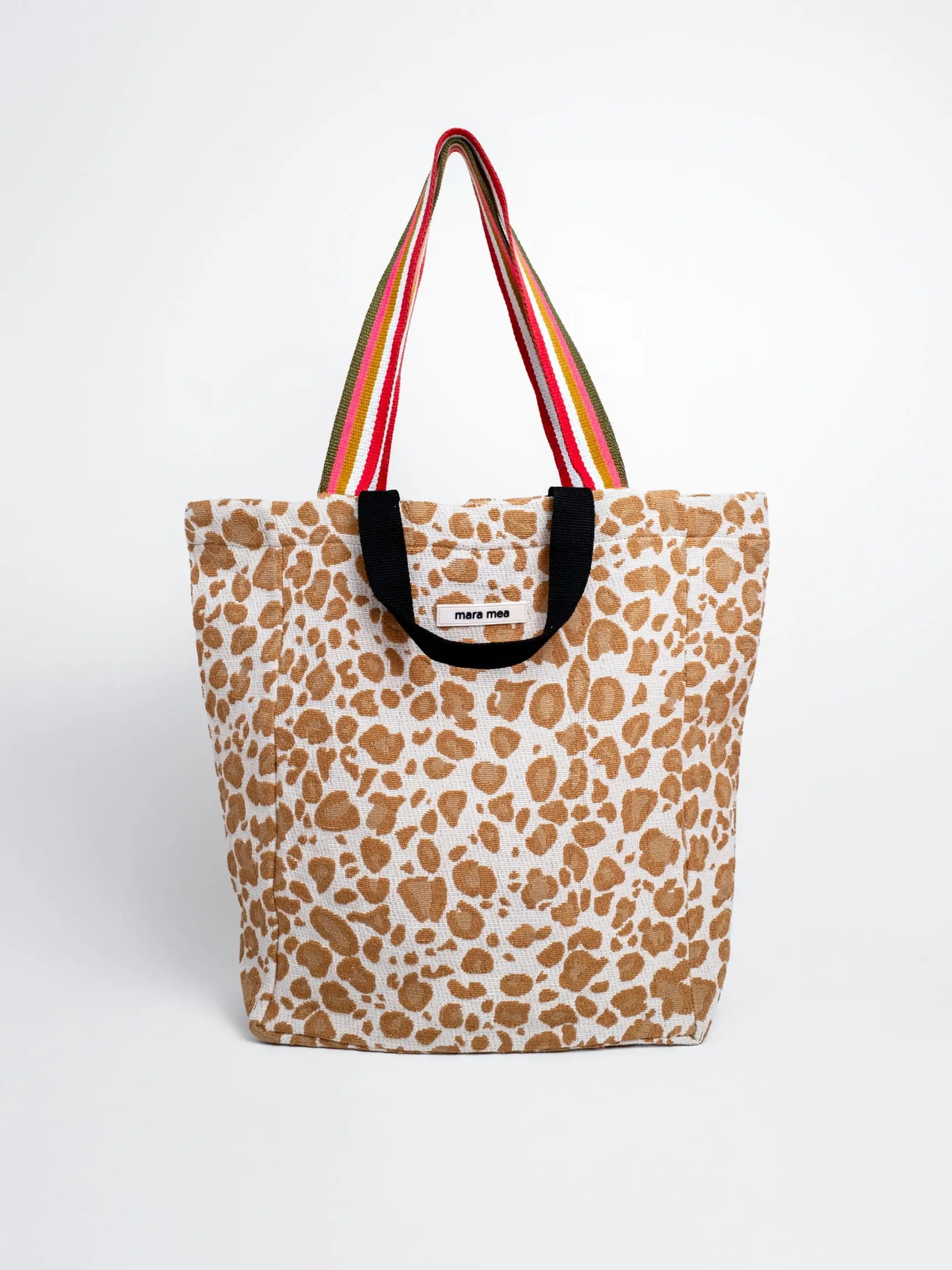 Tote Shopper in hellem Leomuster mit buntem Tragegurt