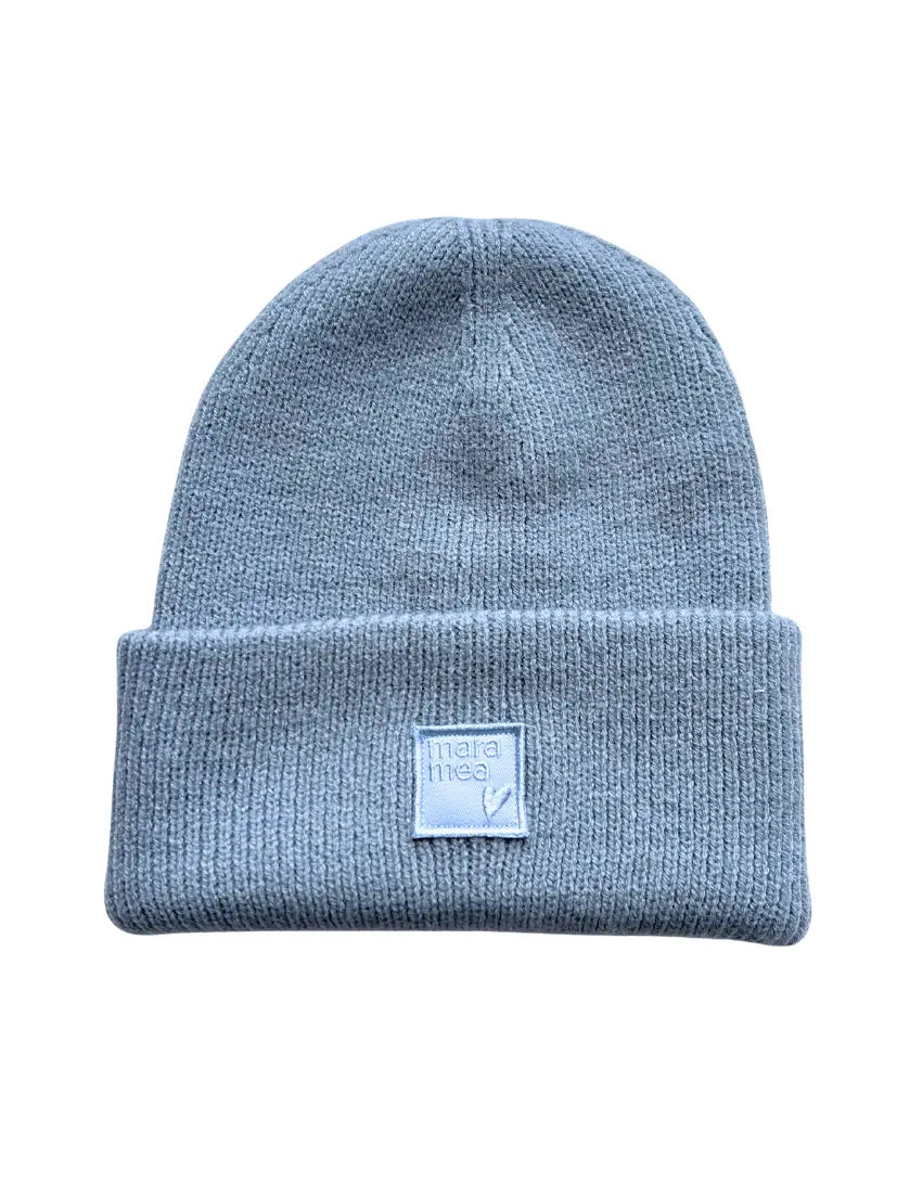 Unisex Beanie mit Logo in Eisblau mara mea