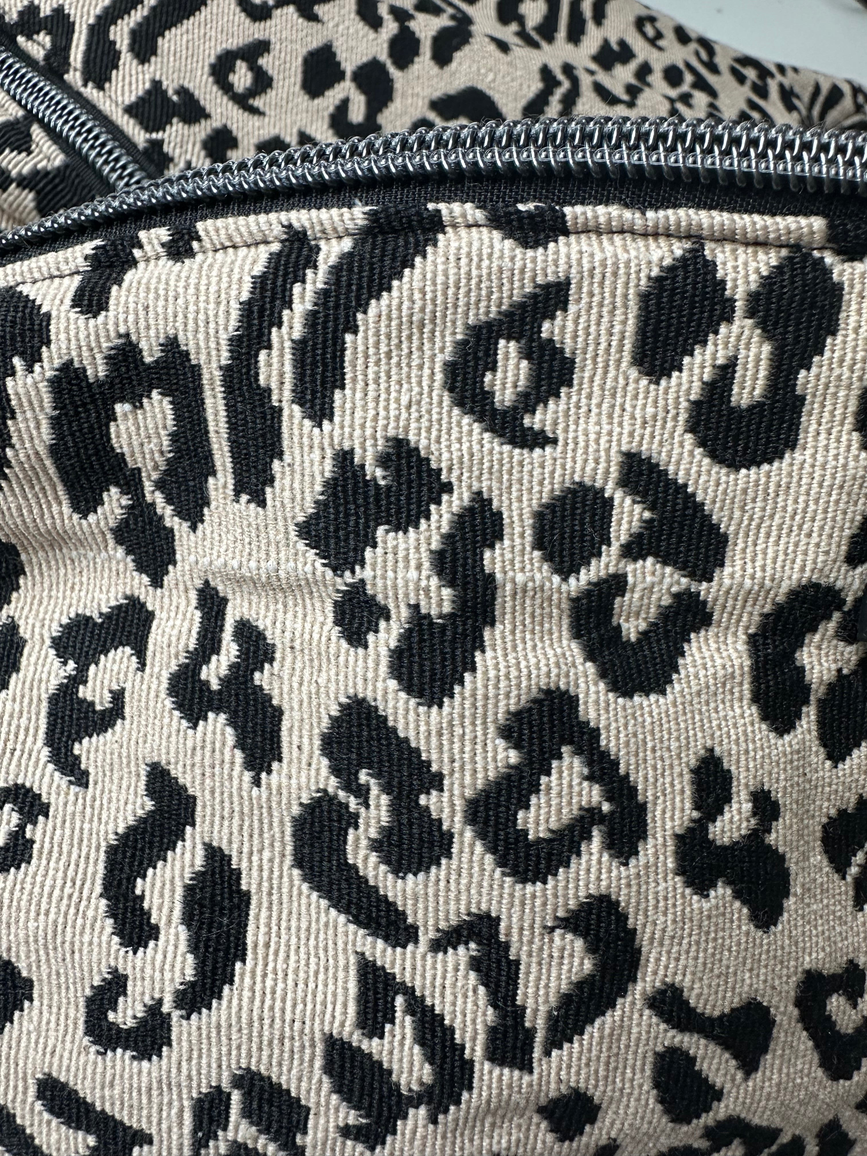 ARCHIVE SALE I Midi Bauchtasche capetown Leo Schwarz I Webfehler I vom Umtausch ausgeschlossen