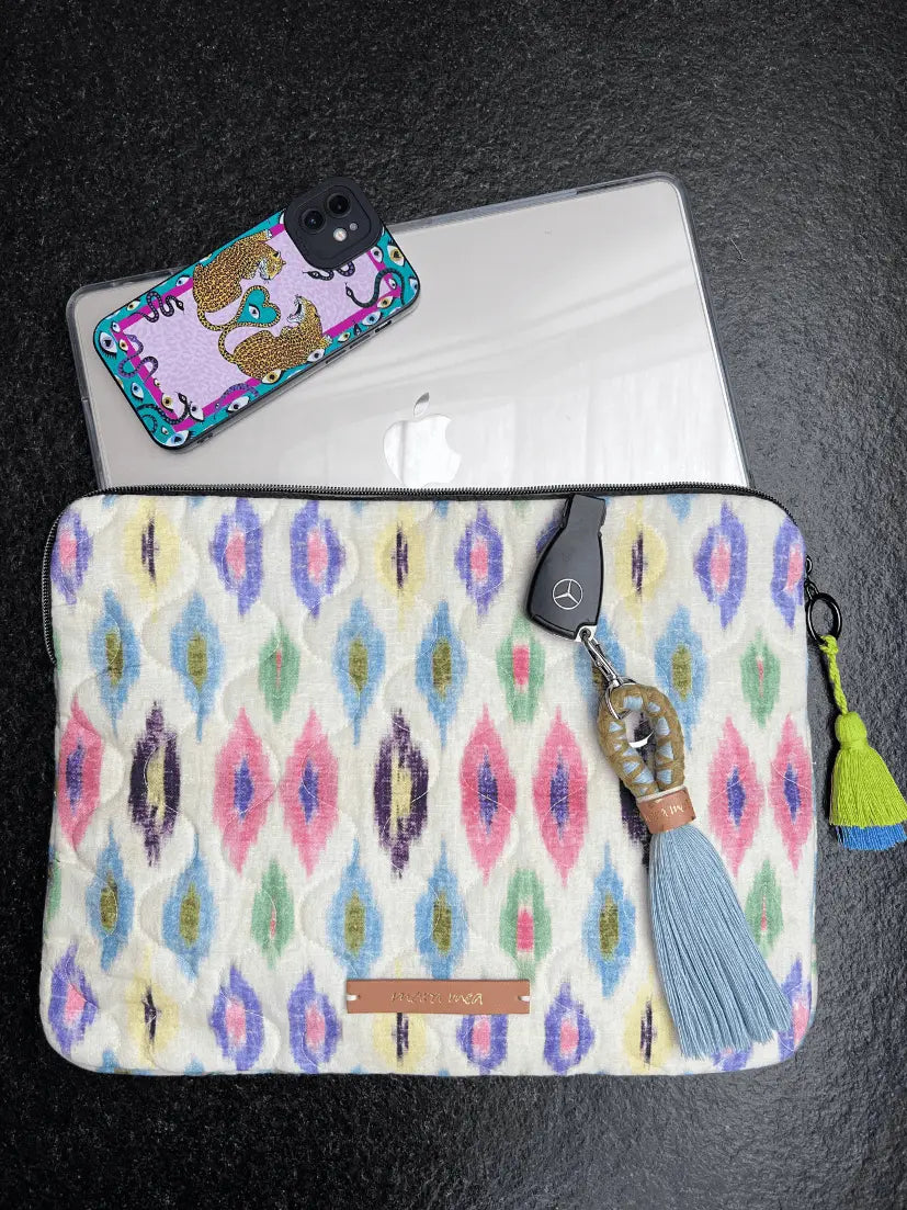 Laptop Tasche aus abgestepptem Leinen-Baumwoll Mix mit buntem Muster