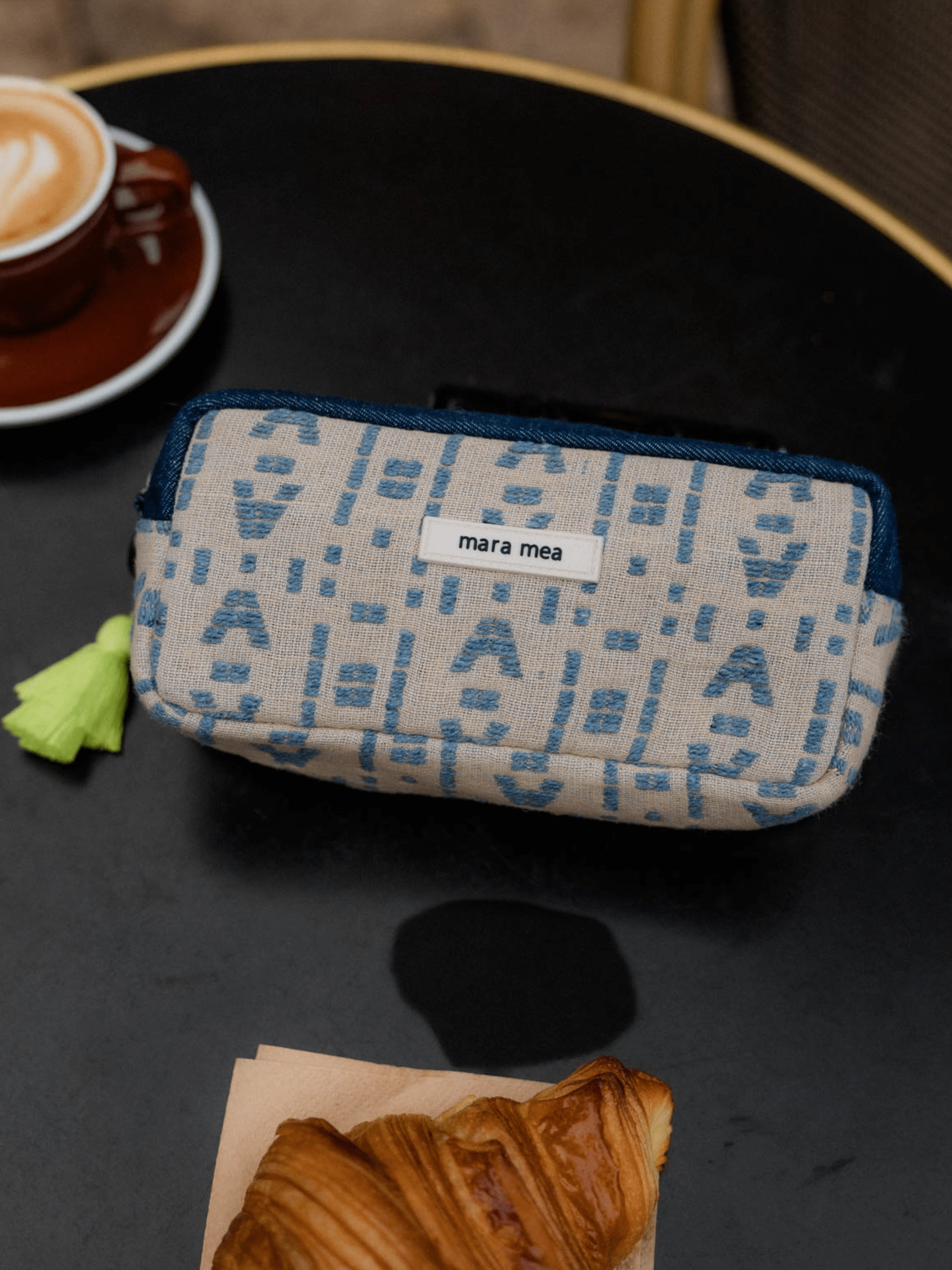 Make-Up Bag indigo kiss Monogramm