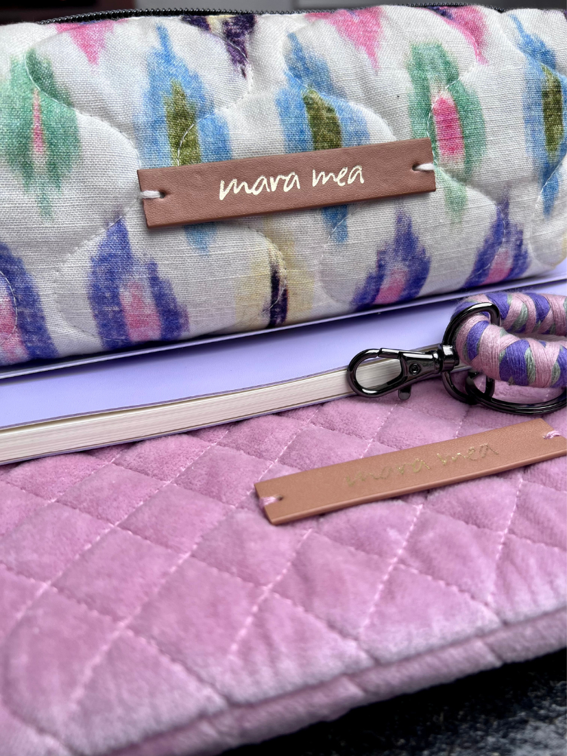 Pencil case sound on with pattern print in colorful