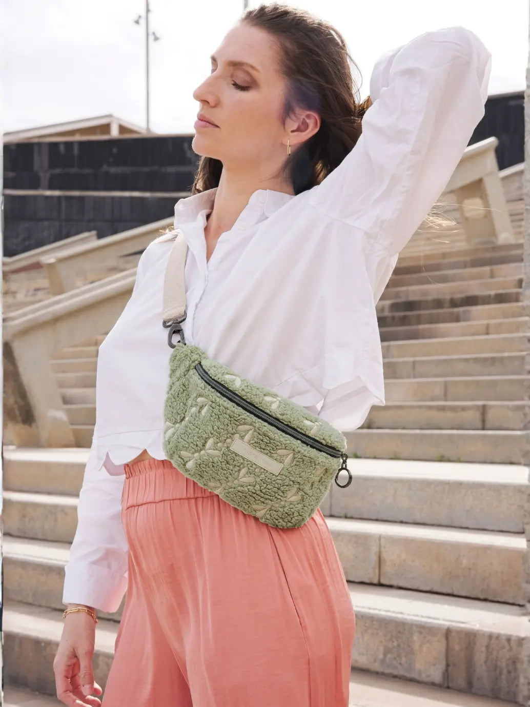Mini Bum Bag soft rebellion in Teddy Stoff mit Stickereien.