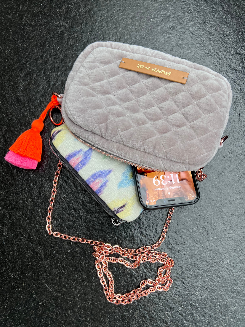 Shoulder bag follow me in grey