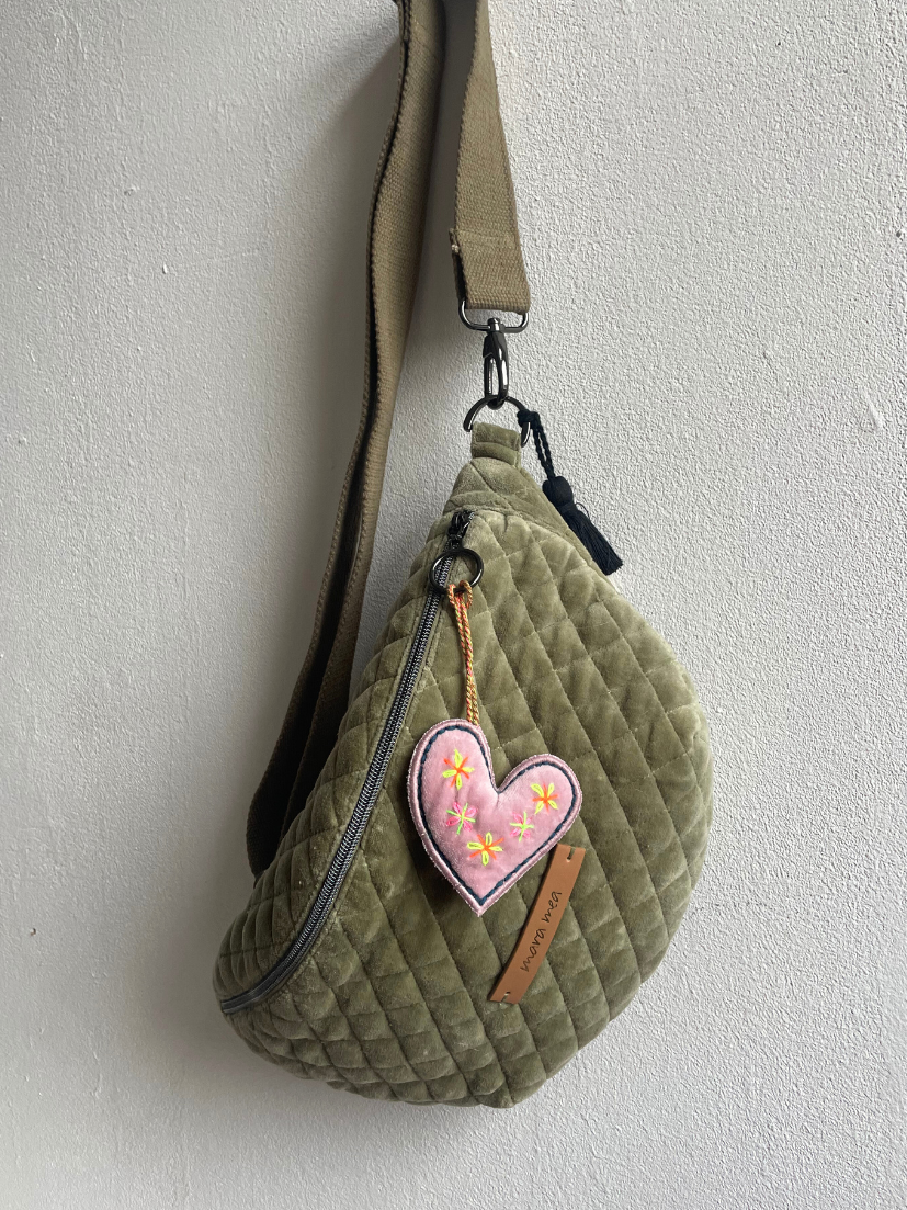 Love u pendant in rose + greeting card