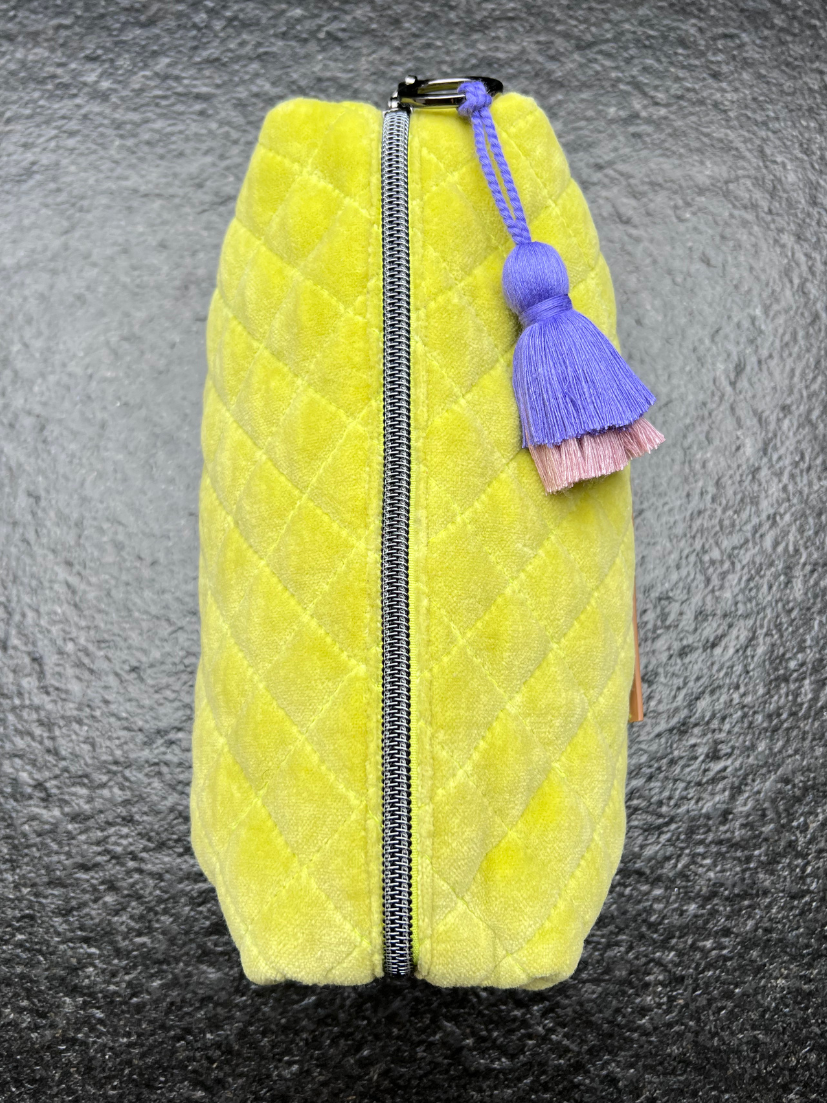 Pencil Case `tis the season Limettengrün