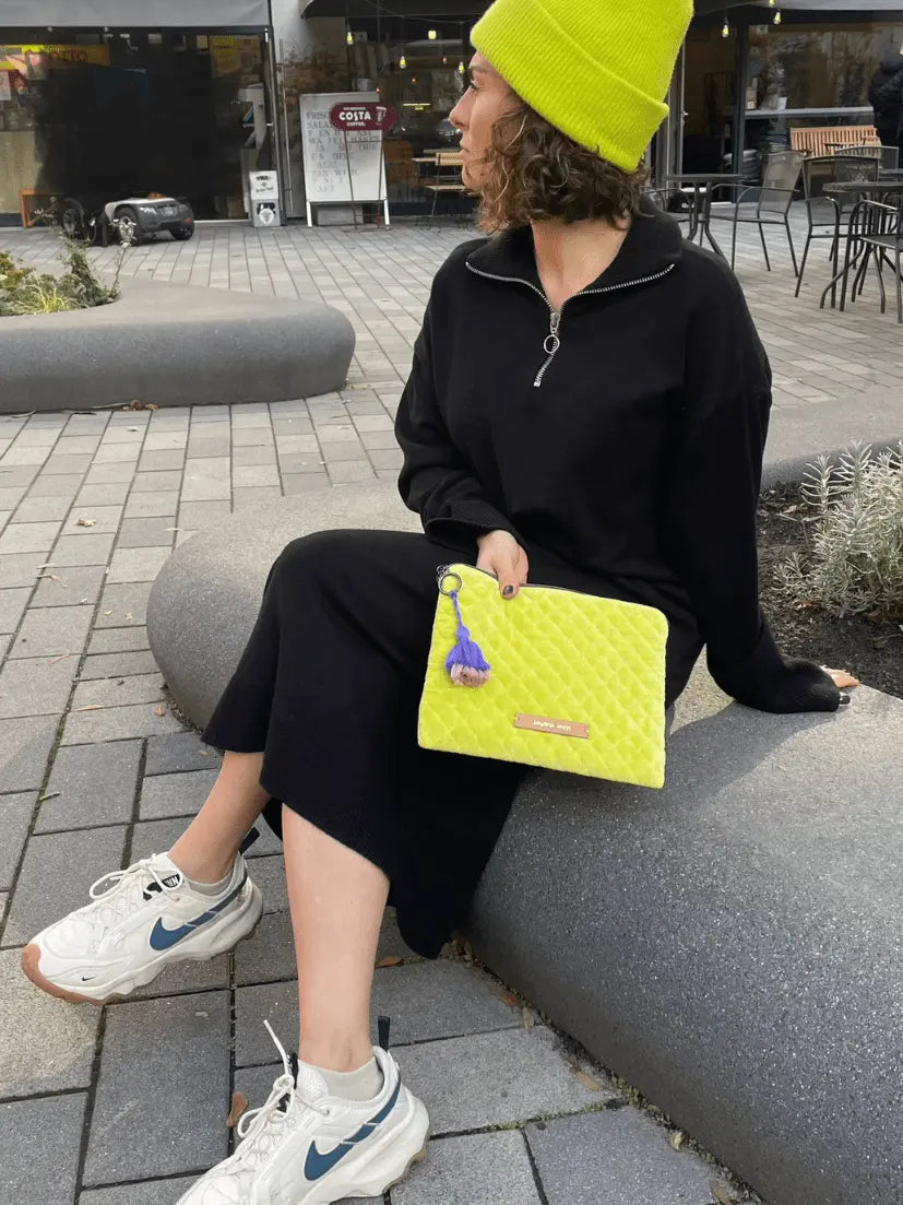 ARCHIVE SALE I Tablet Tasche / Clutch good energy Limettengrün I vom Umtausch ausgeschlossen mara mea