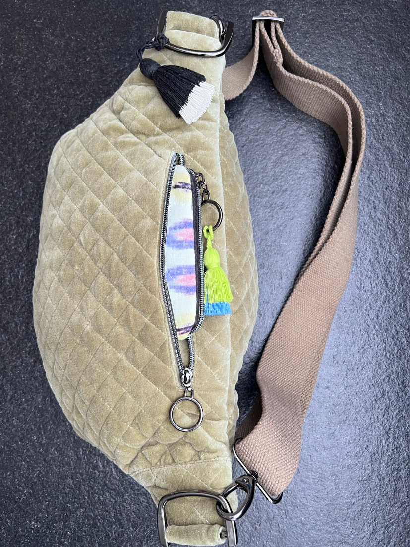 Maxi bum bag clear your head in olive green