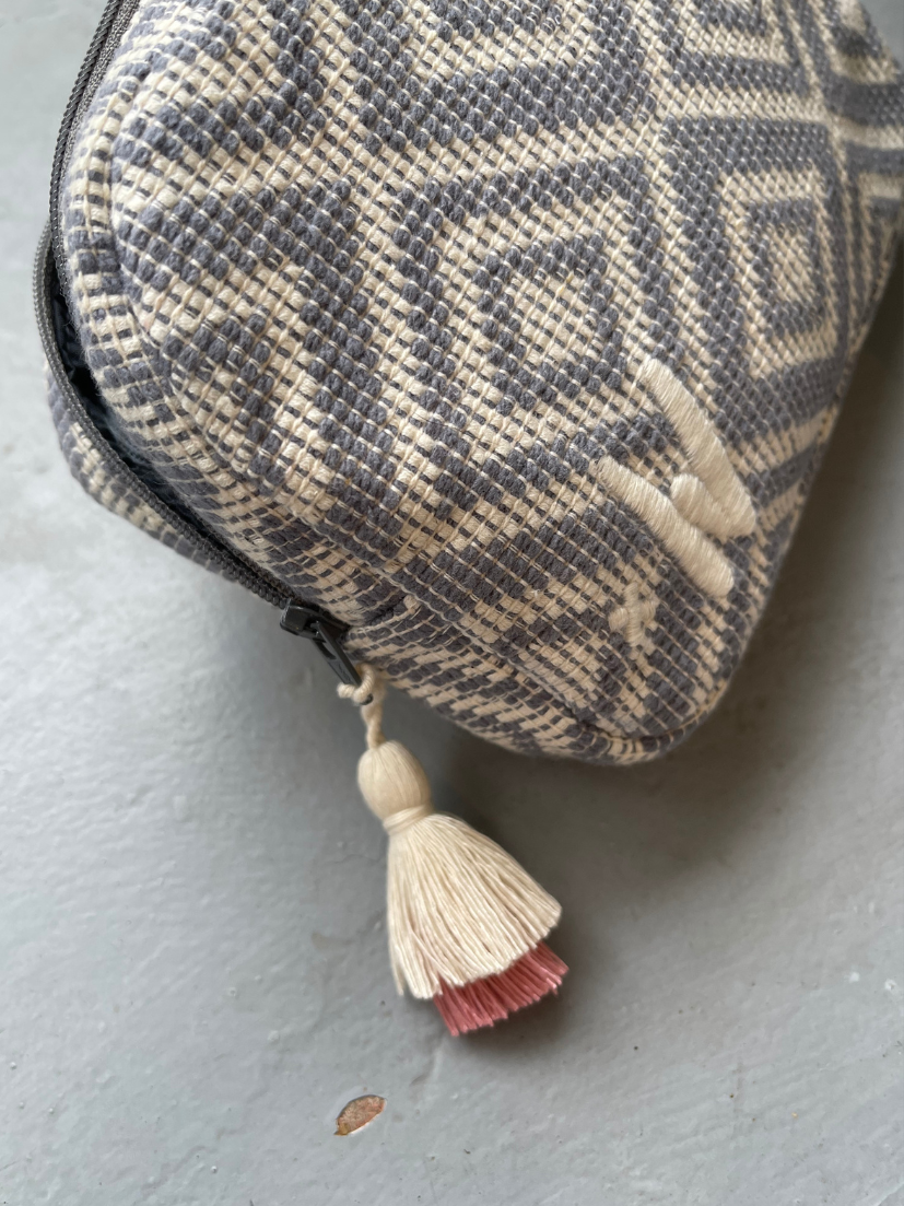Cosmetic bag I Cable bag mini spa in blue-grey/white patterned