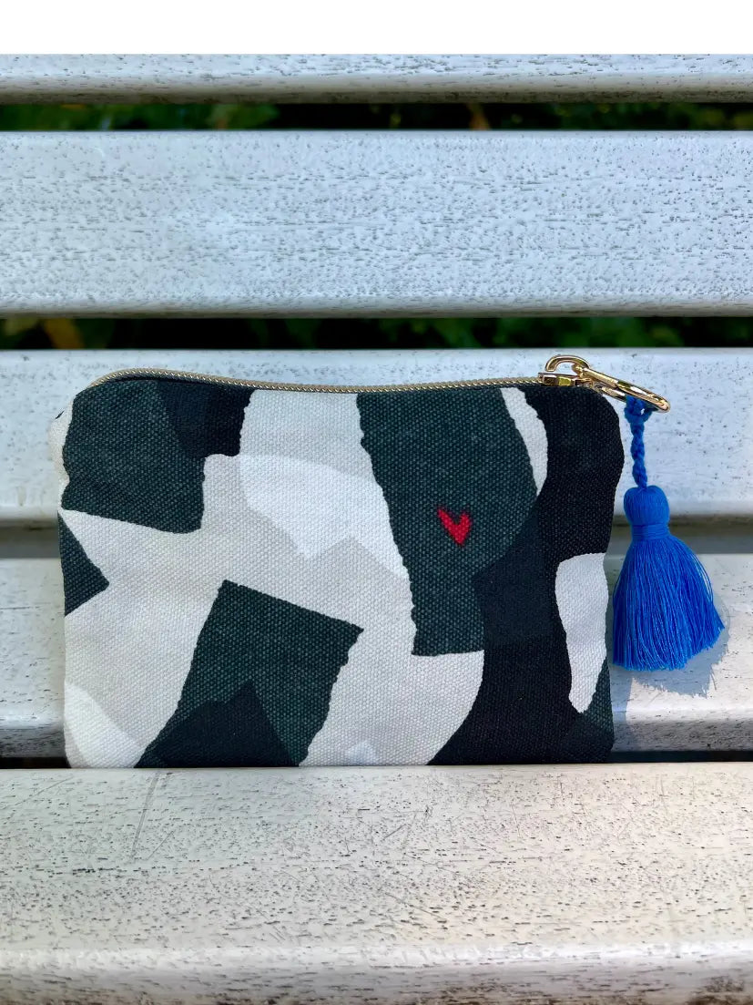 ARCHIVE SALE I Tiny Pouch lovedrunk mit Muster Print in Schwarz/Weiß I vom Umtausch ausgeschlossen mara mea