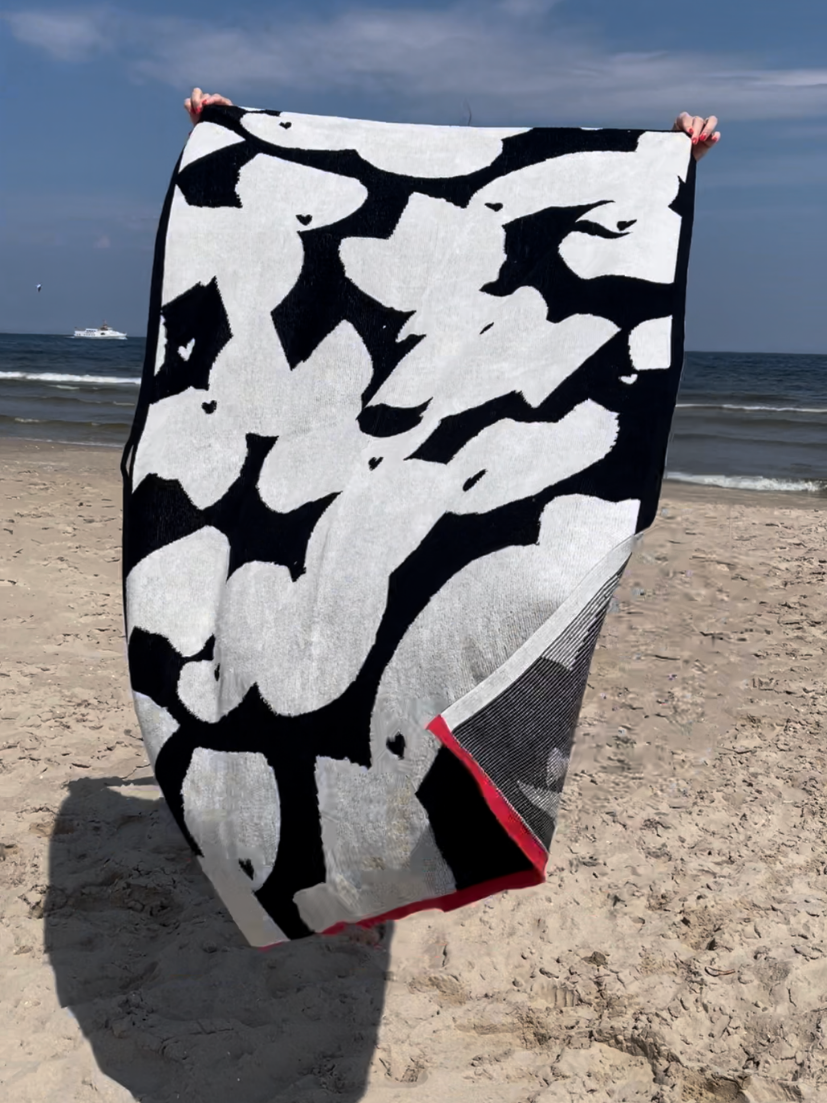 SAMPLE SALE I Beach towel black and white I non-returnable