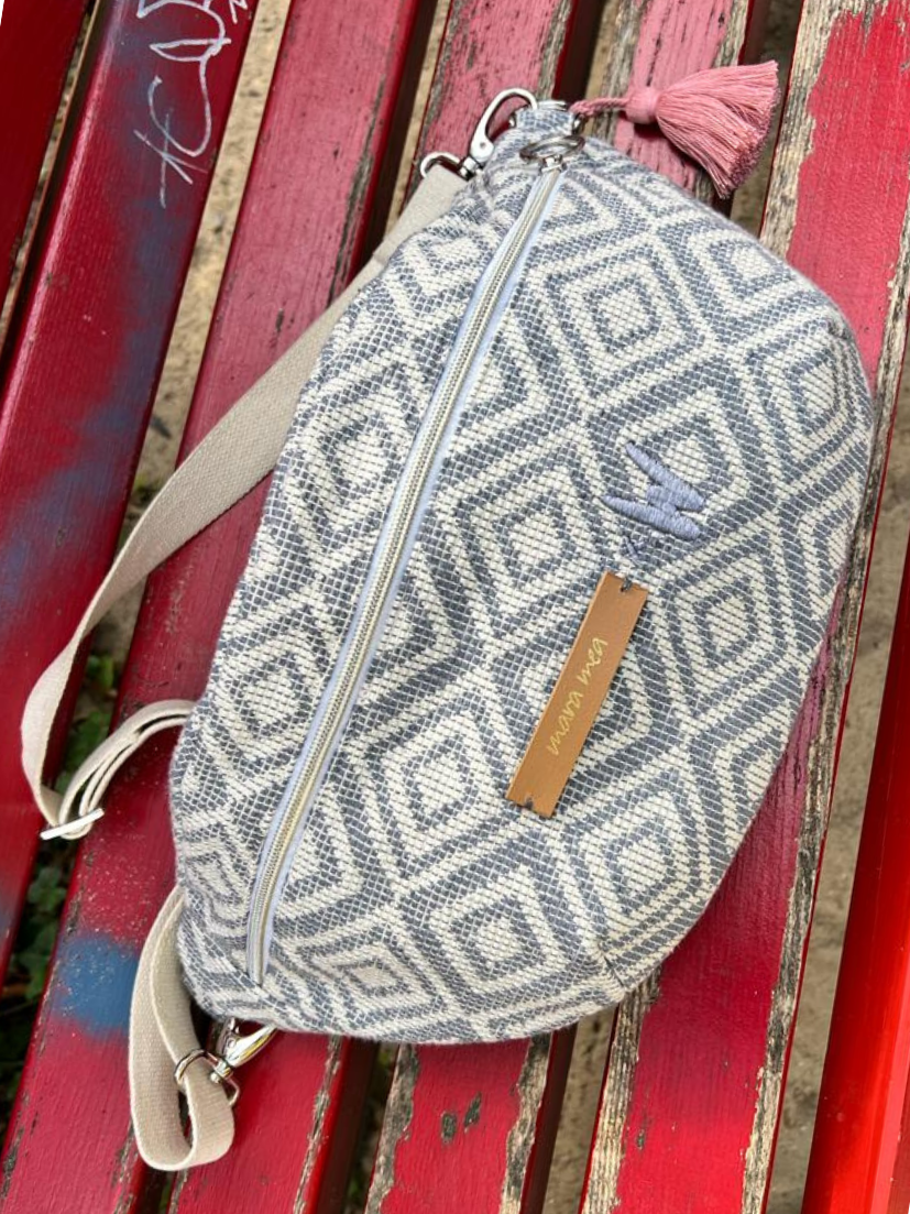 Maxi Bum Bag in Blaugra und Creme im Boholook mit Wechselgurten