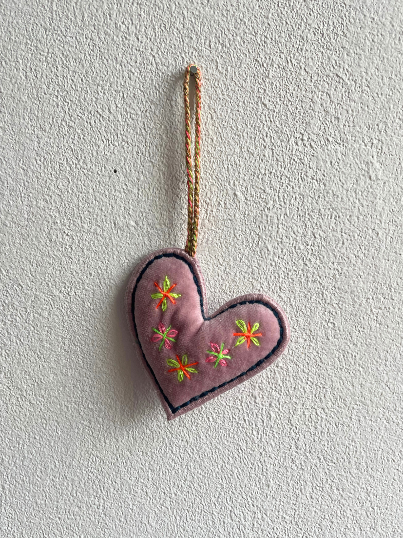 Love u pendant in rose + greeting card