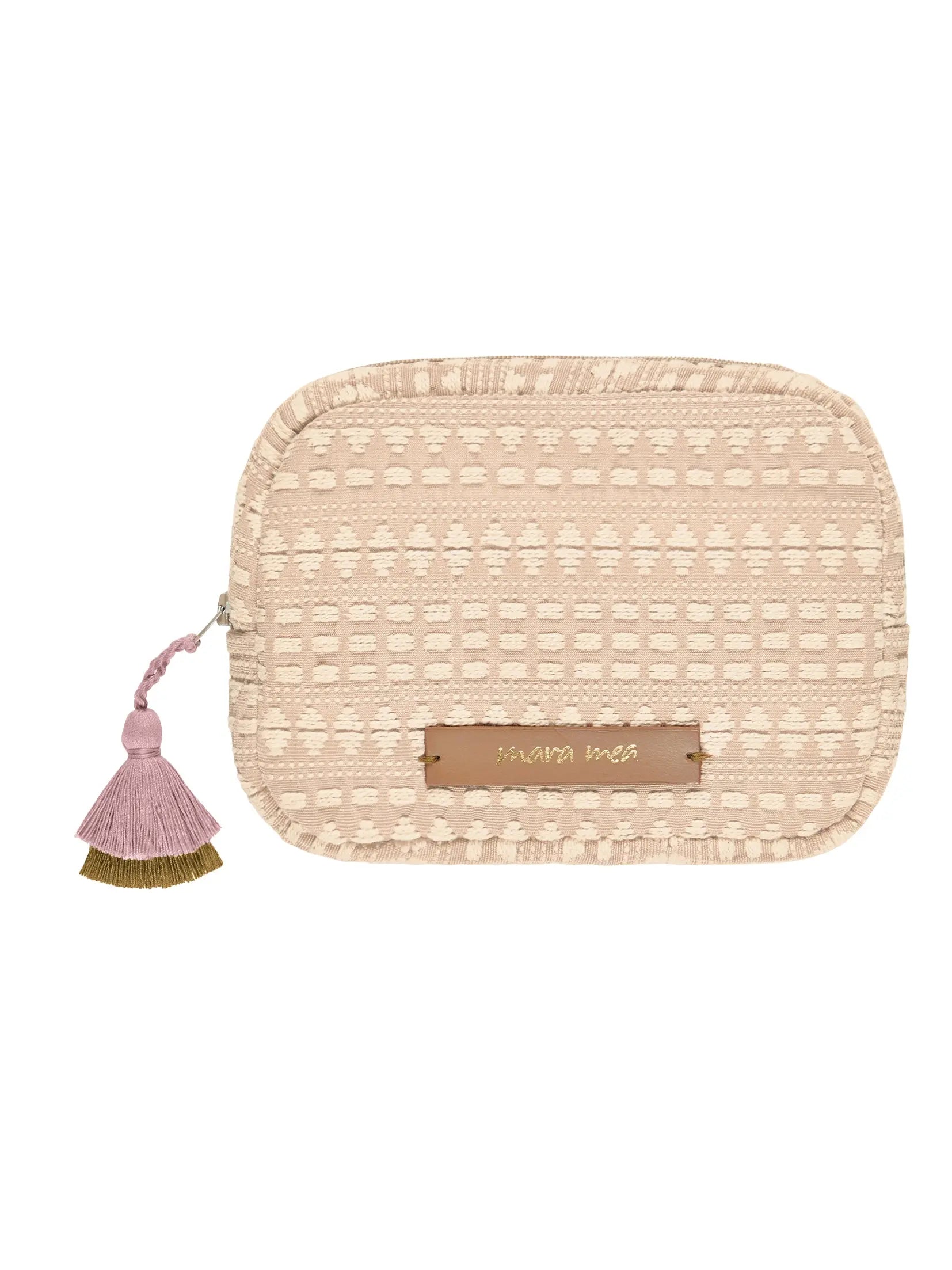 die Kosmetiktasche in beige sand and stone auf gewebtem Stoff ist ein Lieblingsteil