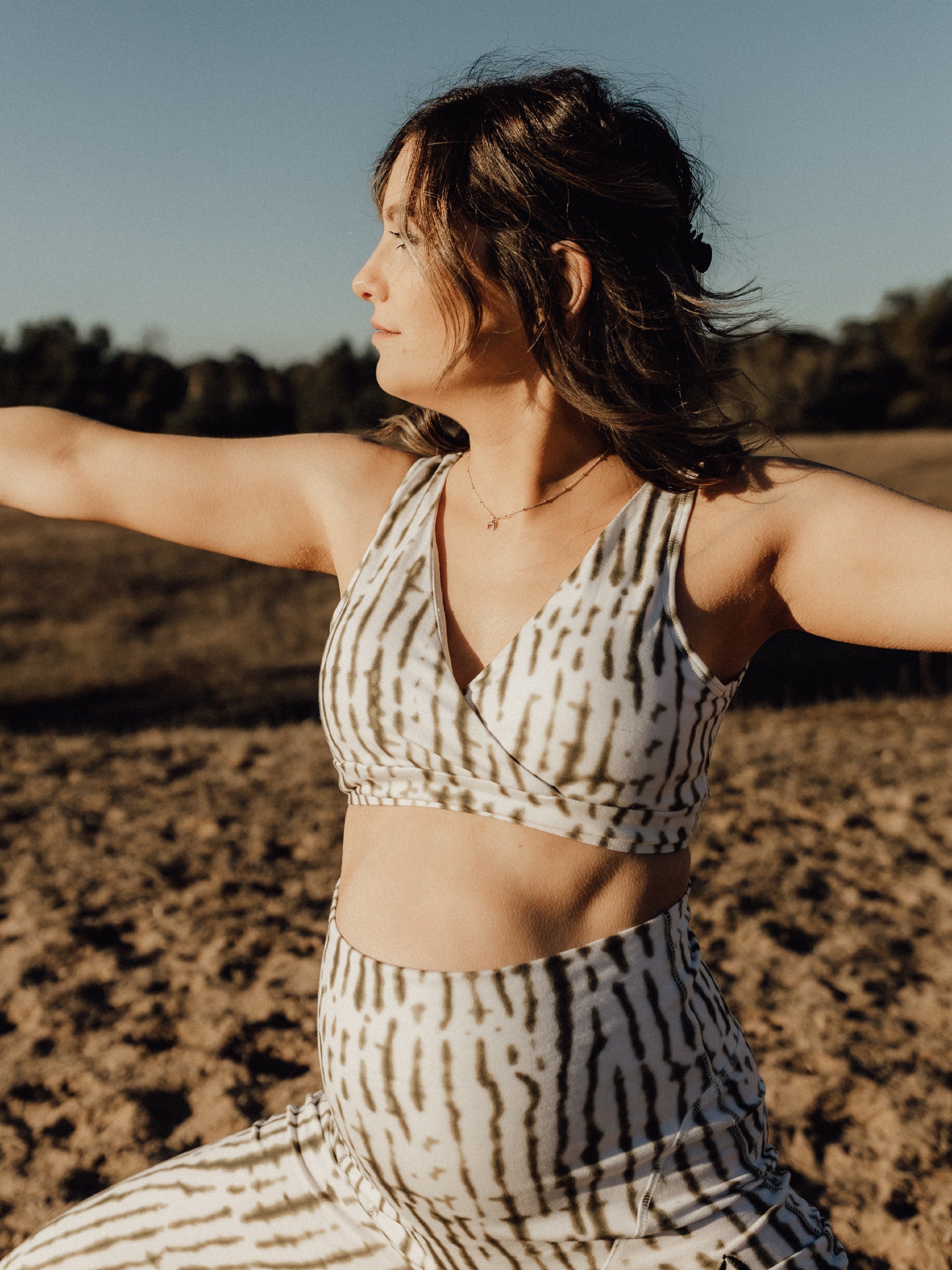 Der Sport und Still-BH seaside vacation in Grün tie dye von mara mea kommt im modernen Print.