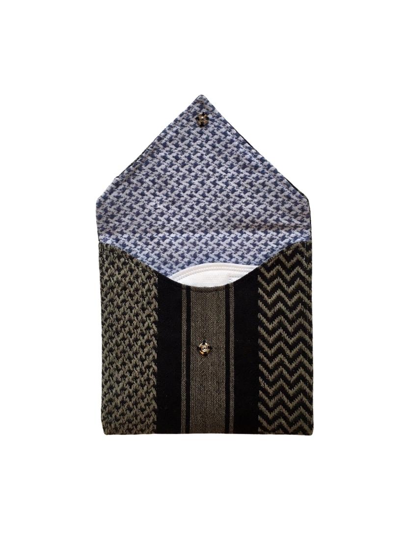 Bag for mouth and nose mask in olive / black