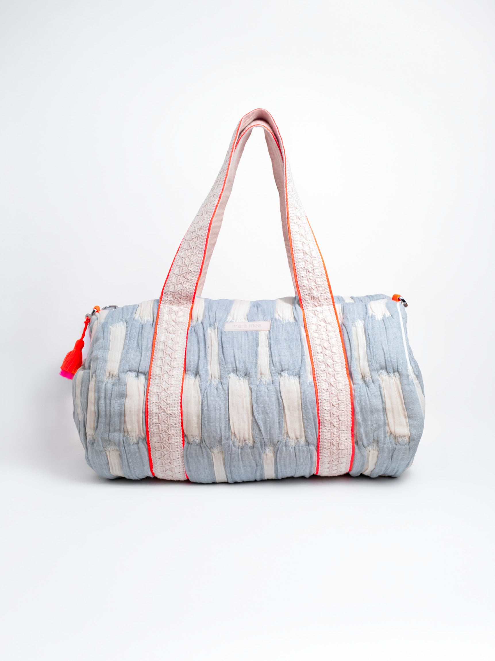 mara mea Reisetasche breeze babe in Hellblau-Offwhite mit gewebten Baumwollgriffen und neon-oranger Paspel