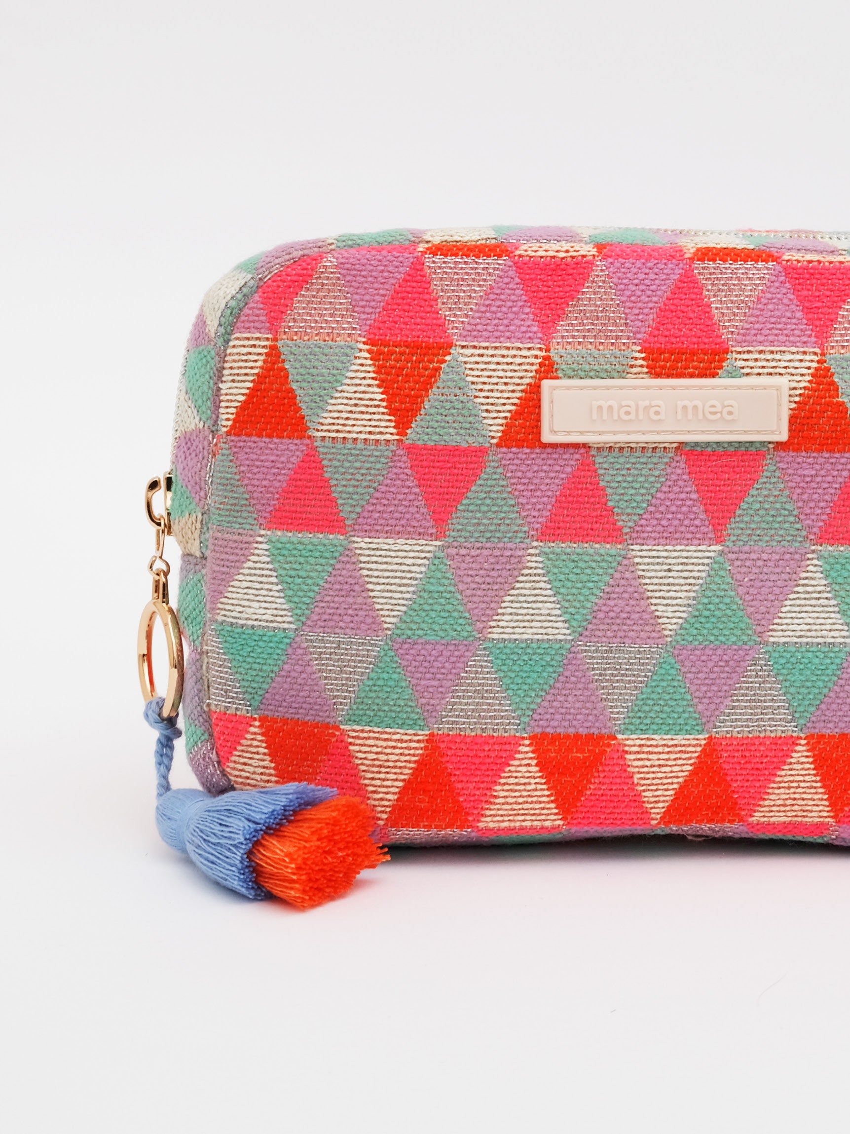 Make-Up Tasche von mara mea im bunten Ibiza Stoff mit handgemachter Doppelquaste und goldenem Reißverschluss