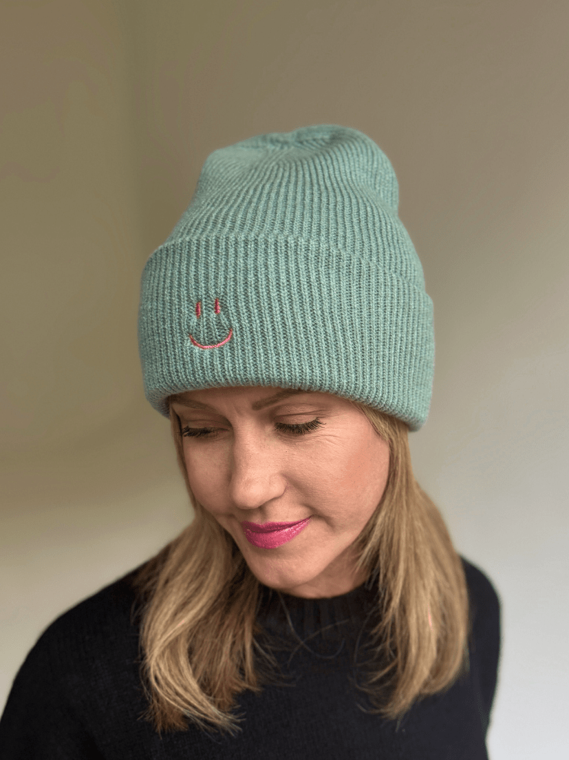 Unisex Beanie Smiley Salbei/Rosa