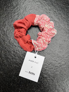 Bicolor Scrunchie mara mea x Project Três I Blush + Creme