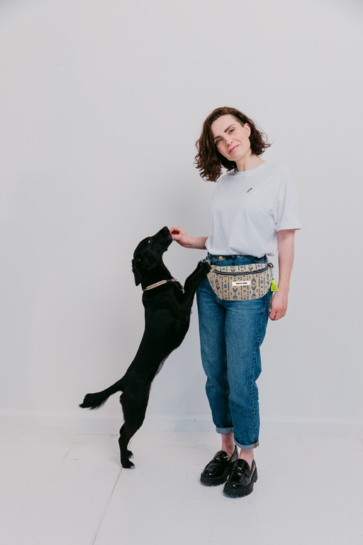 SET: Statement Shirt aus Bio-Baumwolle (GOTS) Schwarz + Mini Bum Bag rough love