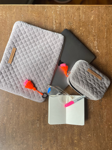 mara mea x Wolke Hegenbarth Laptop Tasche smart cookies in Grau I PRE-ORDER, LIEFERUNG NOV/DEZ