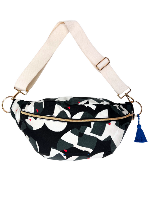 Maxi bum bag generation love with pattern print in black/white