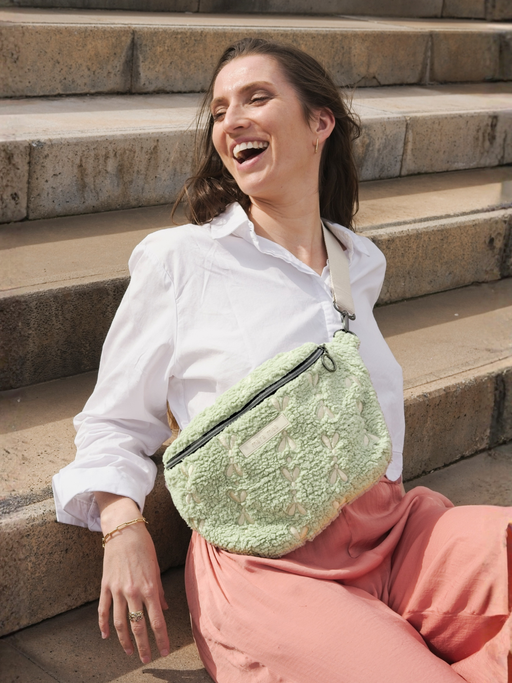 Midi Bauchtasche cozy chic Teddy