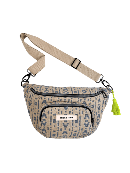 Midi Bum Bag mit Monogramm Muster und grünem Tessl