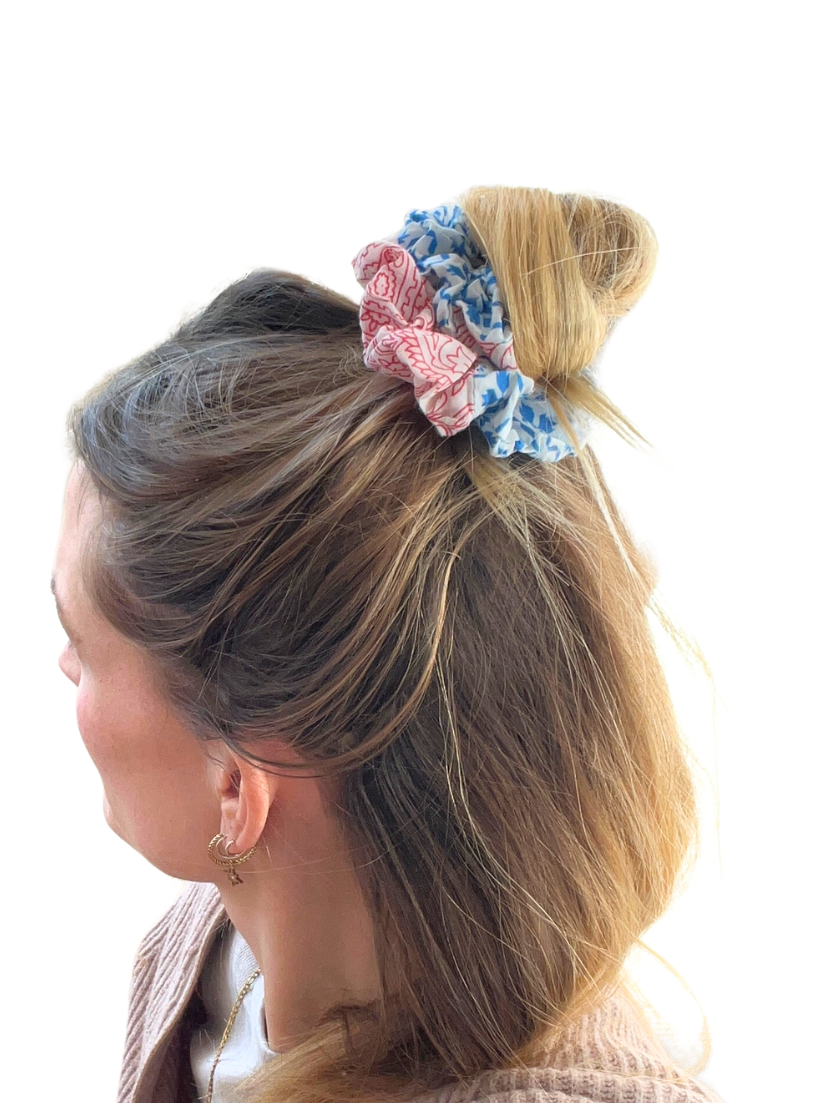 Bicolor Scrunchie mara mea x Project Três I Blush + Blue Print