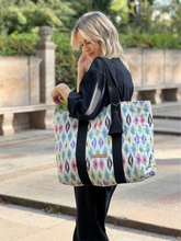 mara mea x Wolke Hegenbarth Shopper / Travel Bag soul mate mit Muster Print in Bunt I PRE-ORDER, LIEFERUNG NOV/DEZ