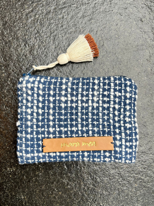 Besticktes kleines Täschchen mit Tassel