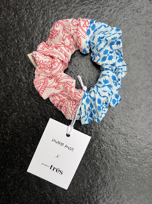 Bicolor Scrunchie mara mea x Project Três I Blush + Blau Print