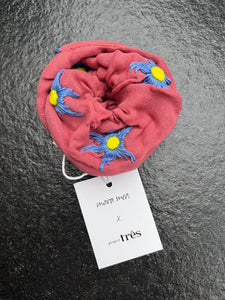 Oversized Scrunchie mara mea x Project Três I Blush mit Blumenstickerei