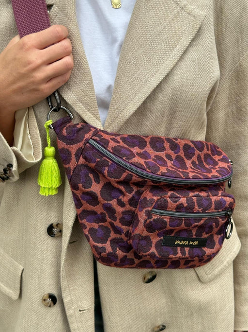 Bordeauxbraun Lila Midi Size Bauchtasche jungle in town von mara mea im Leo Style