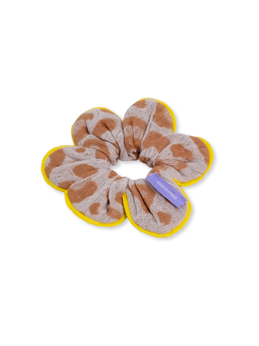 Petal Scrunchie wildflower von mara mea, Haargummi in Blütenform aus Leo-Stoff mit neongelbem Rand