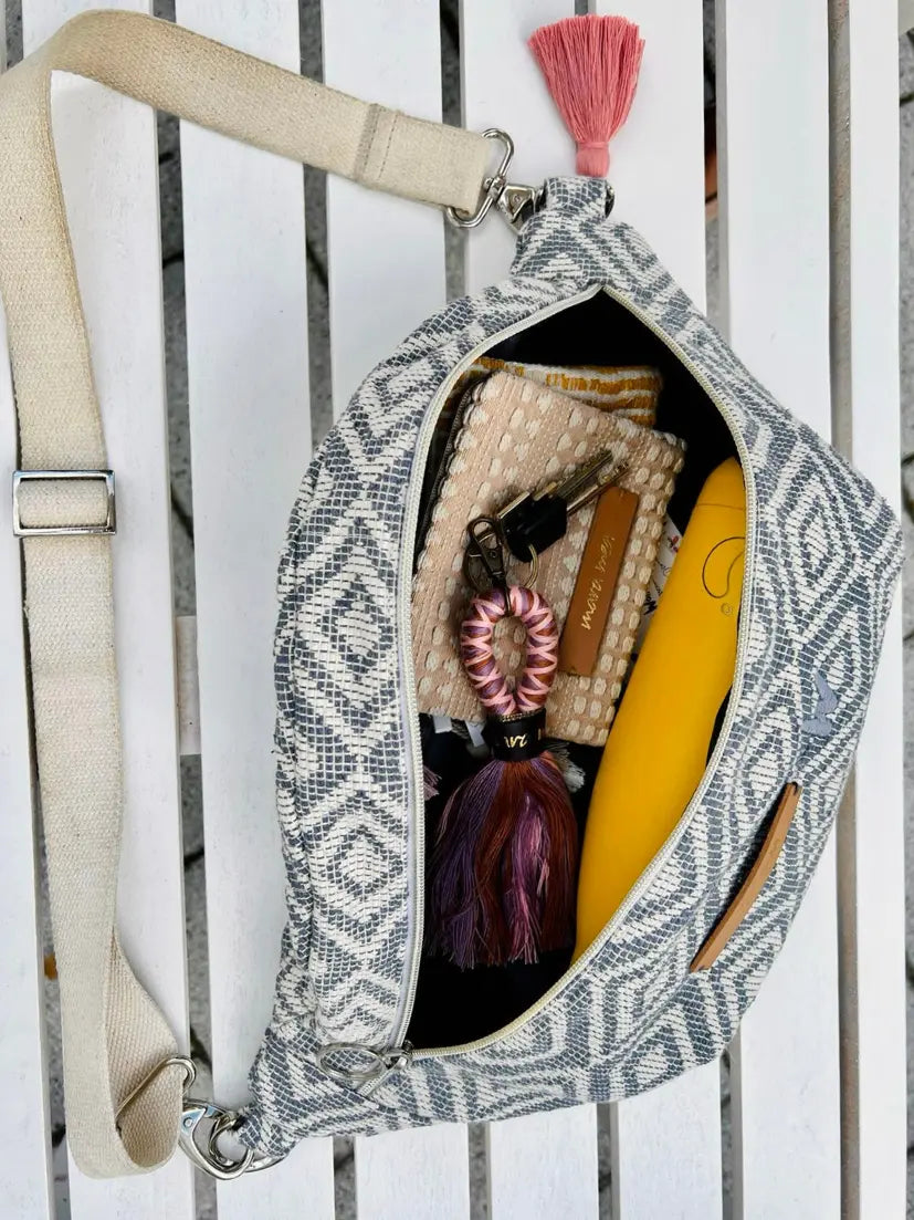 Vegane Bauchtasche aus Berlin von Wolke Hegenbarth im Boholook