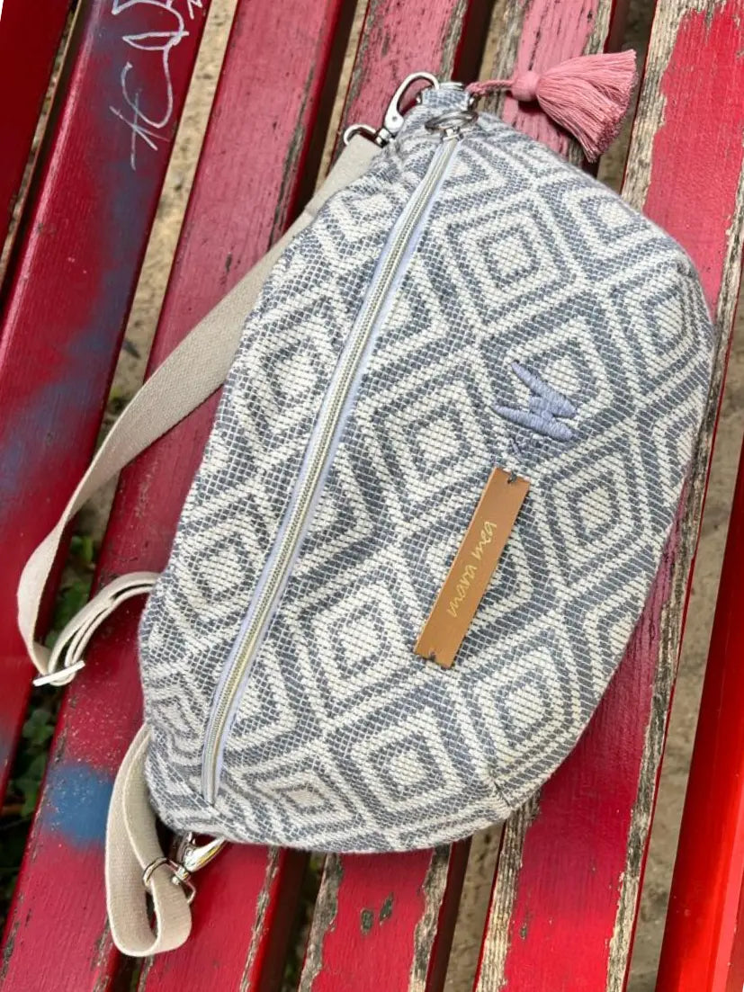 Maxi Bum Bag in Blaugra und Creme im Boholook mit Wechselgurten