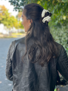 Oversized Scrunchie mara mea x Project Três I Cremeweiß