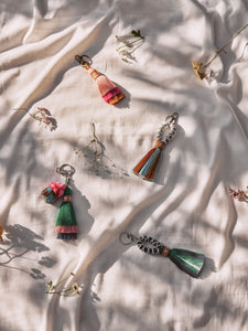 Farbenfrohe Keychains von mara mea sind ideale kleine Geschenke für Frauen.