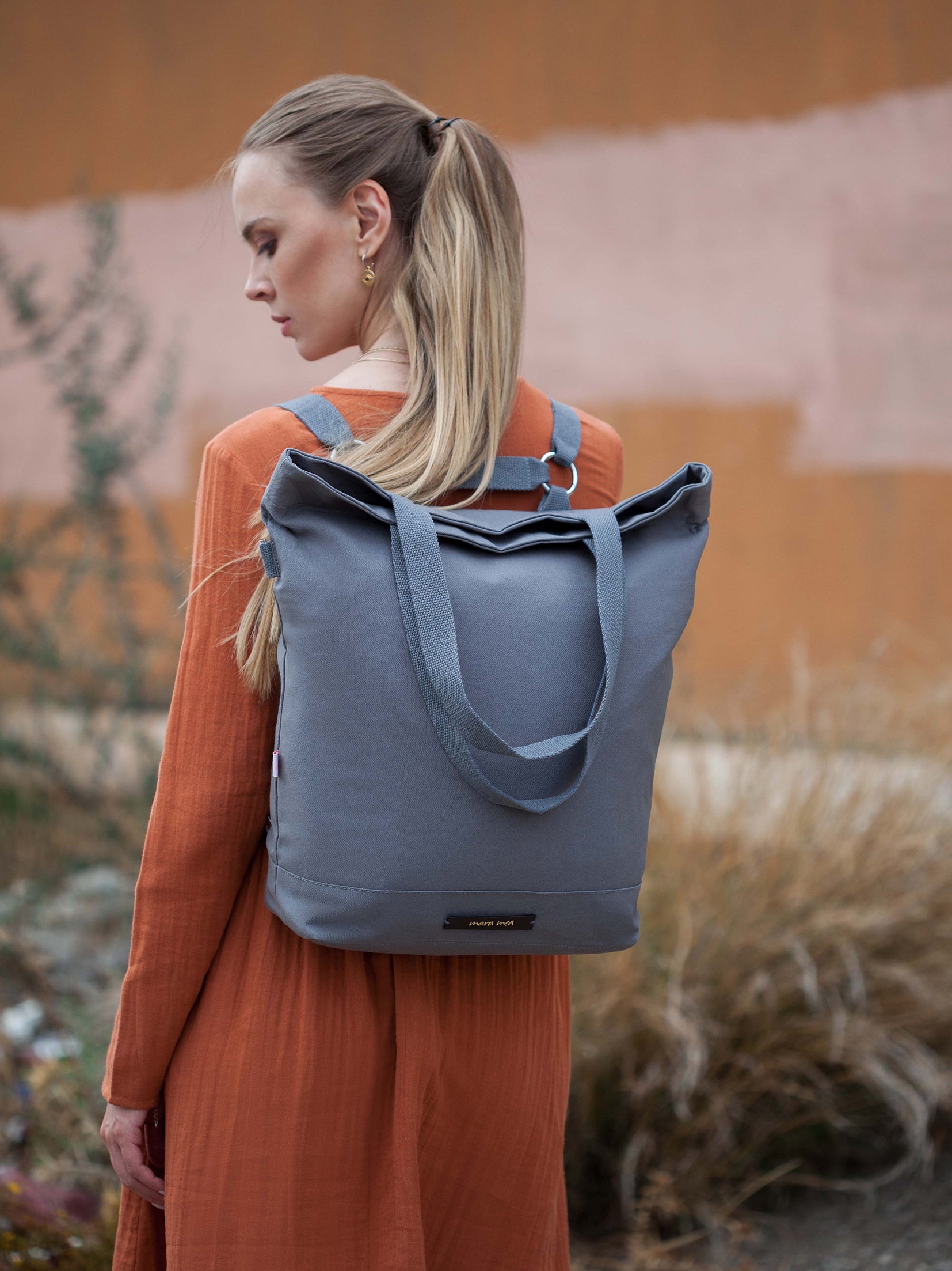 Die Wickeltasche cusco magic in Grau von mara mea als klassischer Hingucker das ganze Jahr ein optimaler Begleiter.