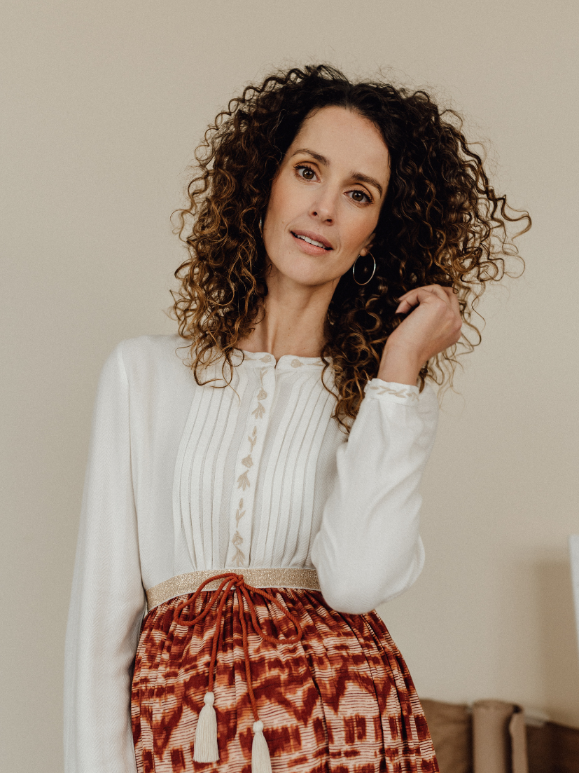 Die Fashion-, Umstands- oder Stillbluse winter ceremony in Off-White von mara mea.
