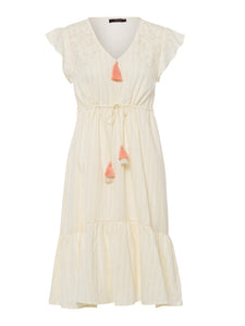 Das Kleid white blossom von mara mea in creme ist toll für boho Feste im Sommer