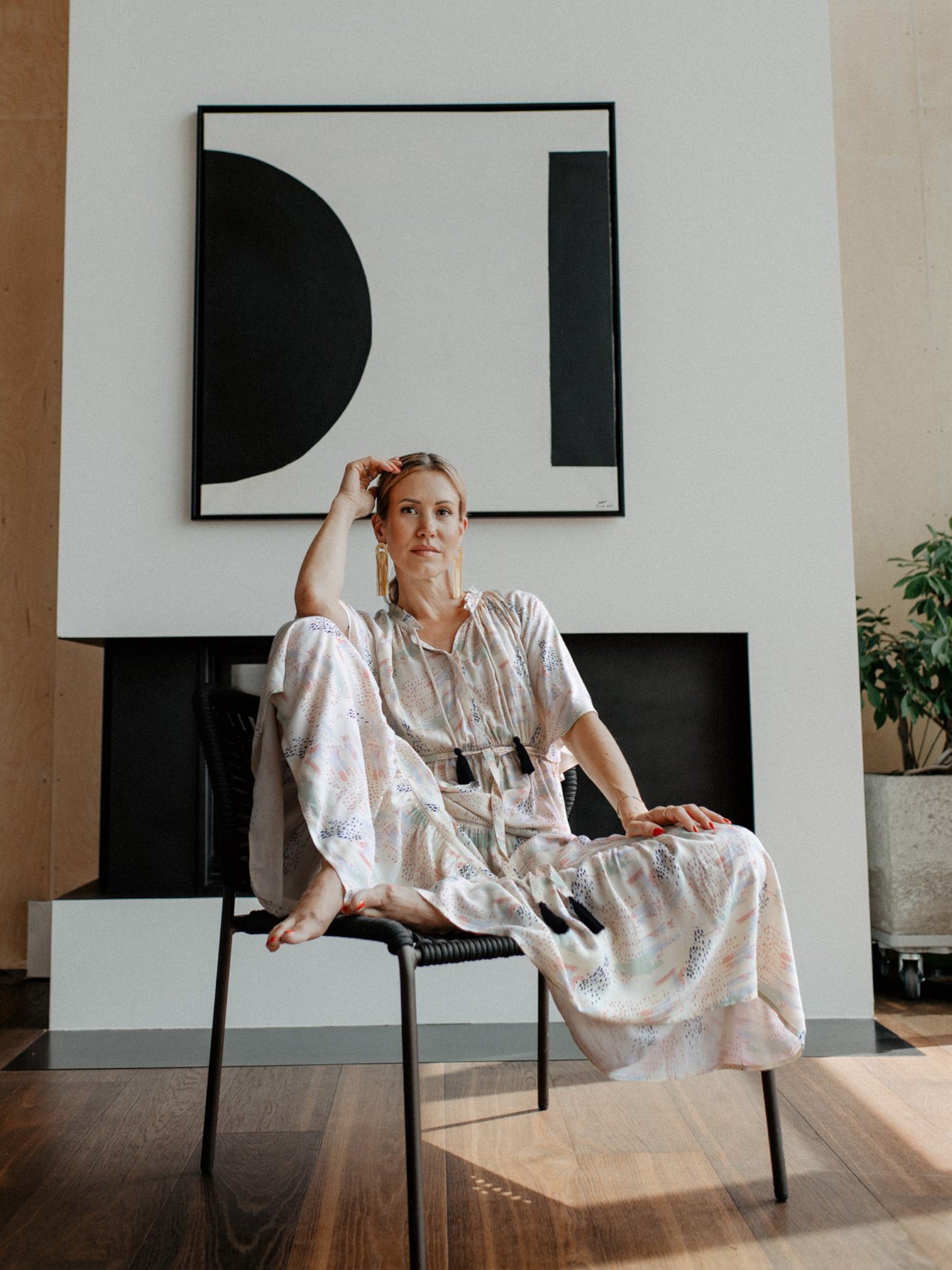 Wolke Hegenbarth modelt in mara meas Sommerkleid early bird in Pastellfarben