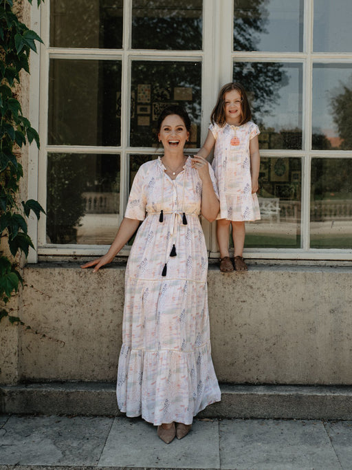 Der mini me look von mara mea ist optimal als Partnerlook von Mama und Tochter bei Hochzeiten 